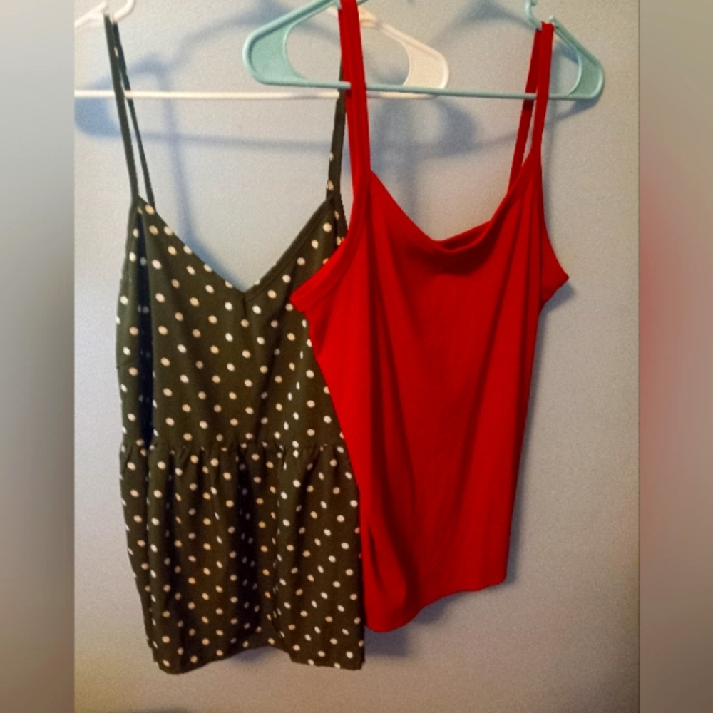 Lot of 2 tanks sz XL